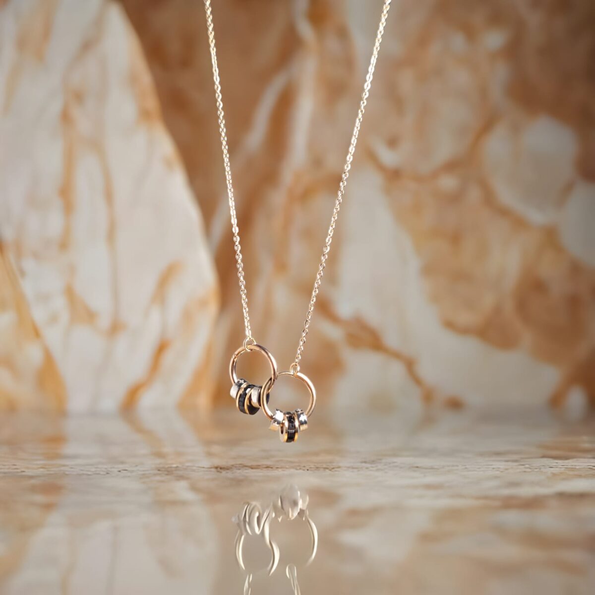 Elegant Dual Ring Pendant Necklace for Women – Stylish Linked Circles Design - Image 2