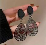 Retro Black Hollow Pattern Earrings - Image 2